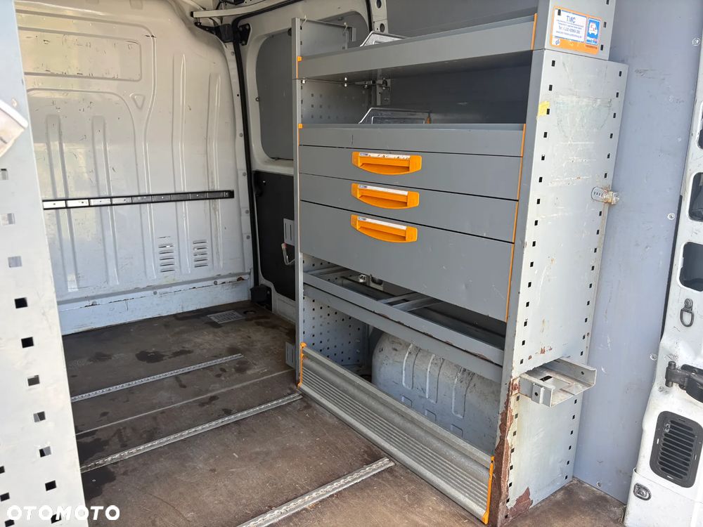 Nissan NV400 - 17