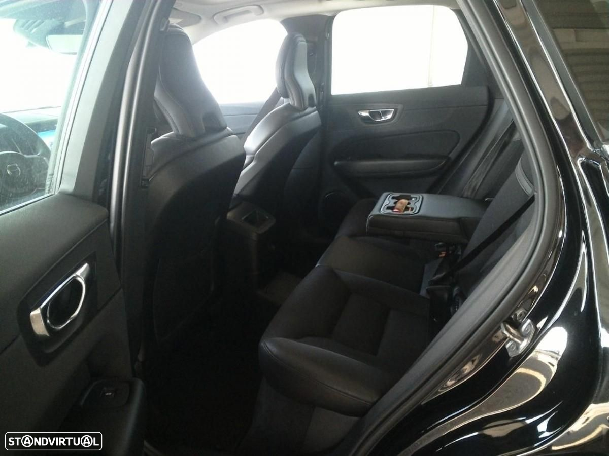 Volvo XC 60 2.0 T8 PHEV Momentum AWD - 3