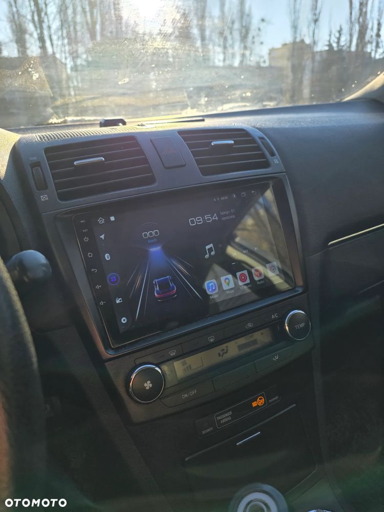 Toyota Avensis 1.8 Luna - 11