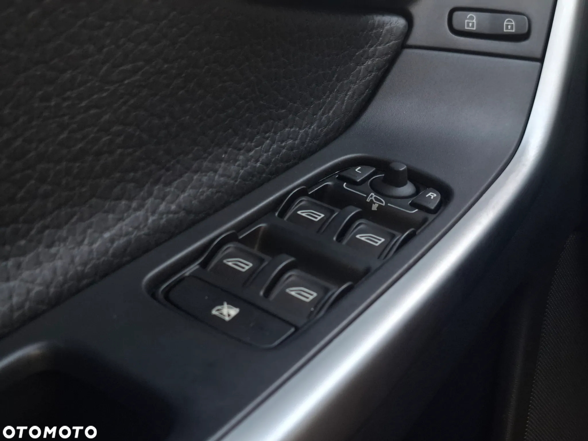 Volvo XC 60 D5 AWD Momentum - 22
