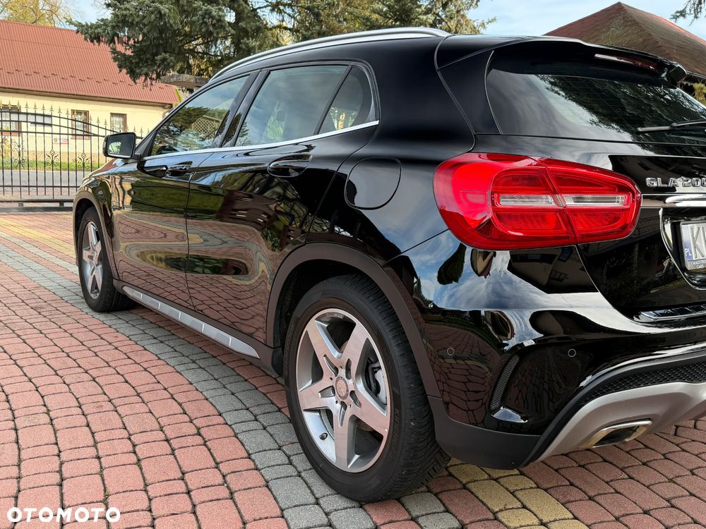 Mercedes-Benz GLA 200 AMG Line - 11