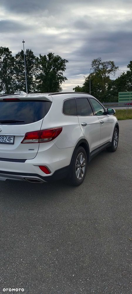 Hyundai Grand Santa Fe - 3
