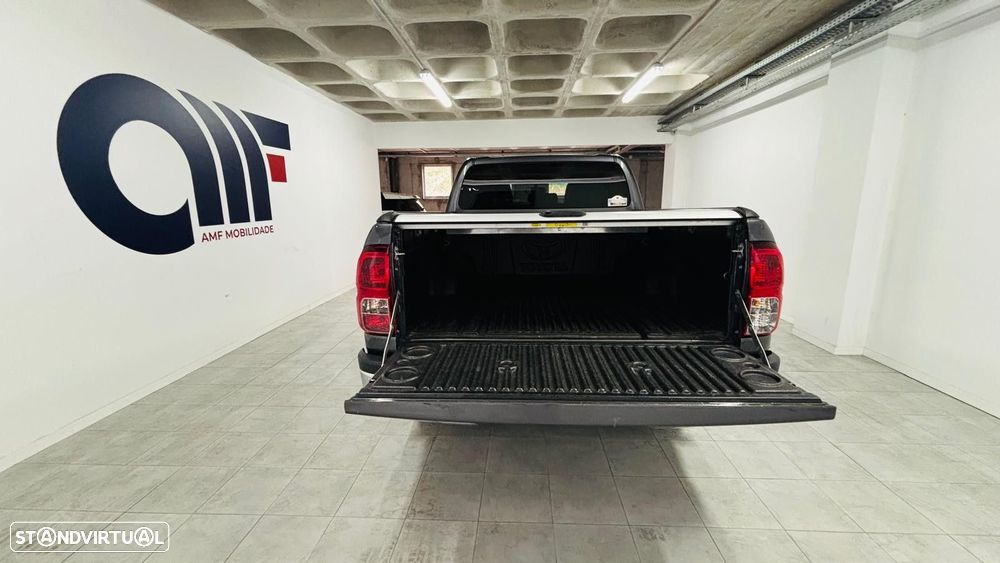 Toyota Hilux 2.4 D-4D 2WD CD Tracker - 7