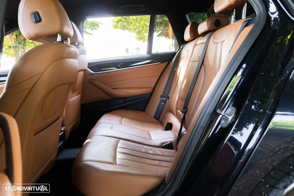 BMW 520 d Pack Desportivo M Auto - 57