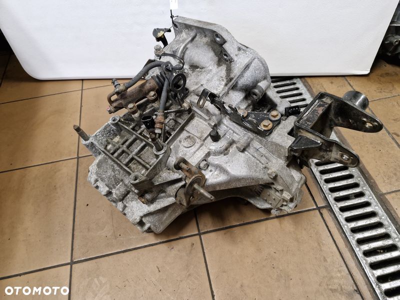 HYUNDAI TUCSON I 1 SPORTAGE II 2.0 B SKRZYNIA BIEGÓW MANUAL 5B L6J - 8