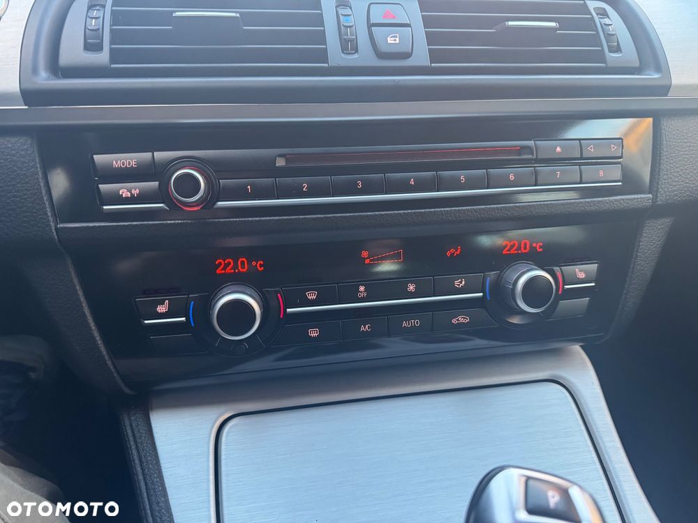 BMW Seria 5 520d BluePerformance - 34