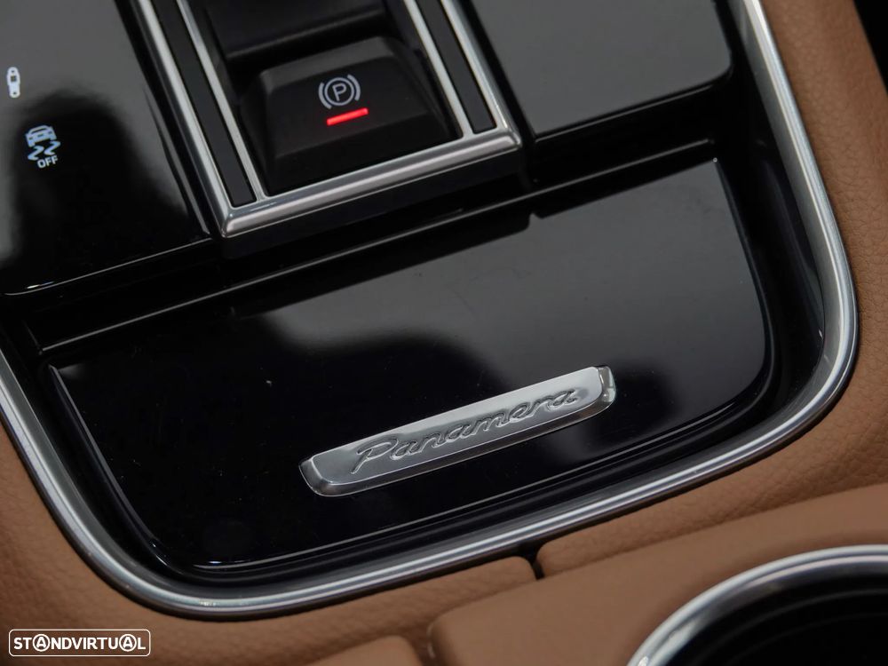 Porsche Panamera Sport Turismo 4 E-Hybrid Platinum Edition - 44