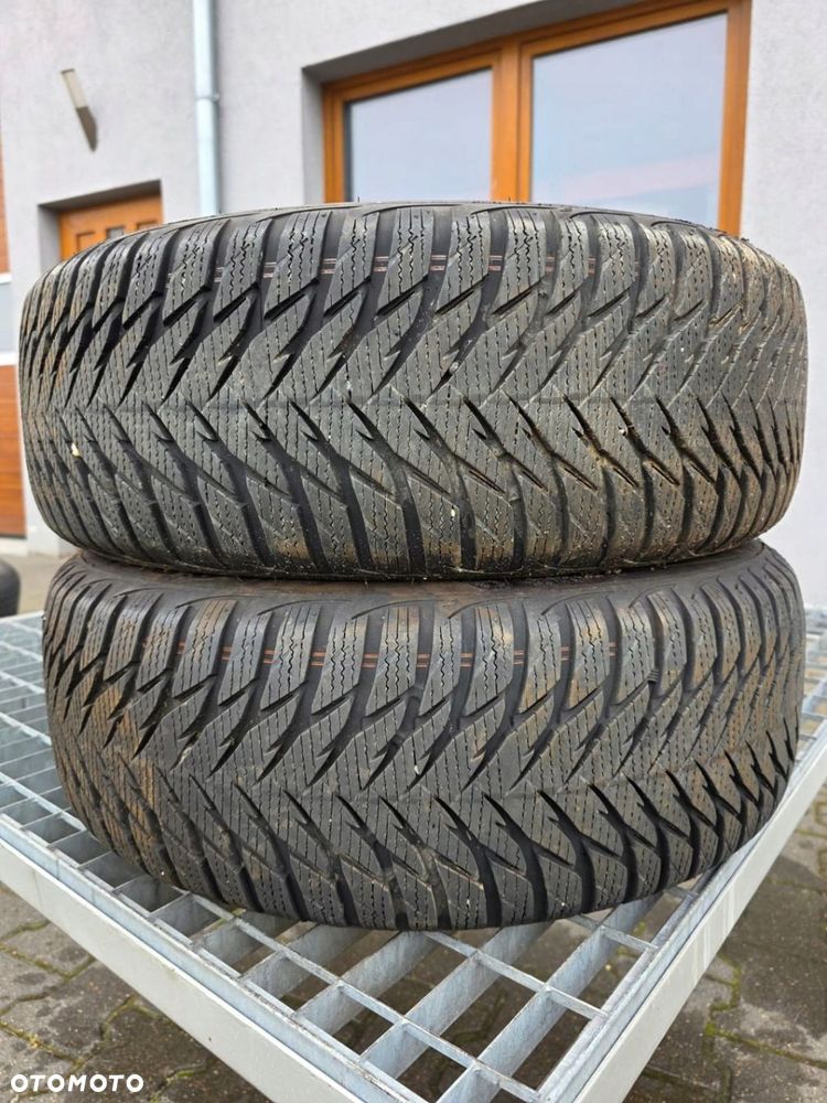 OPONY ZIMOWE GOODYEAR ULTRAGRIP 8 205/60 R16 2SZT - 1