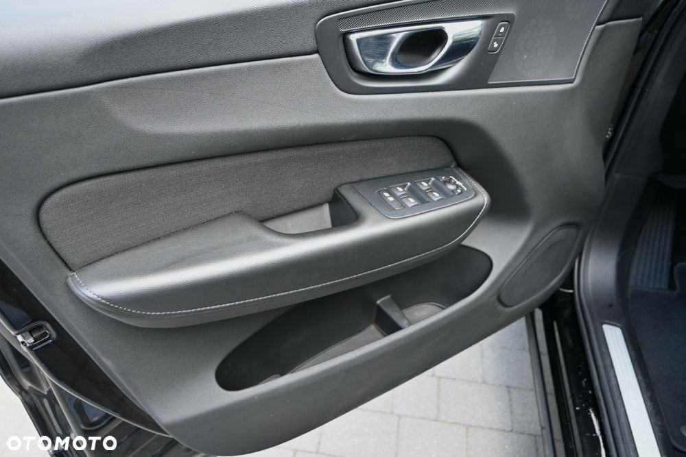 Volvo XC 60 D4 Geartronic Momentum - 17