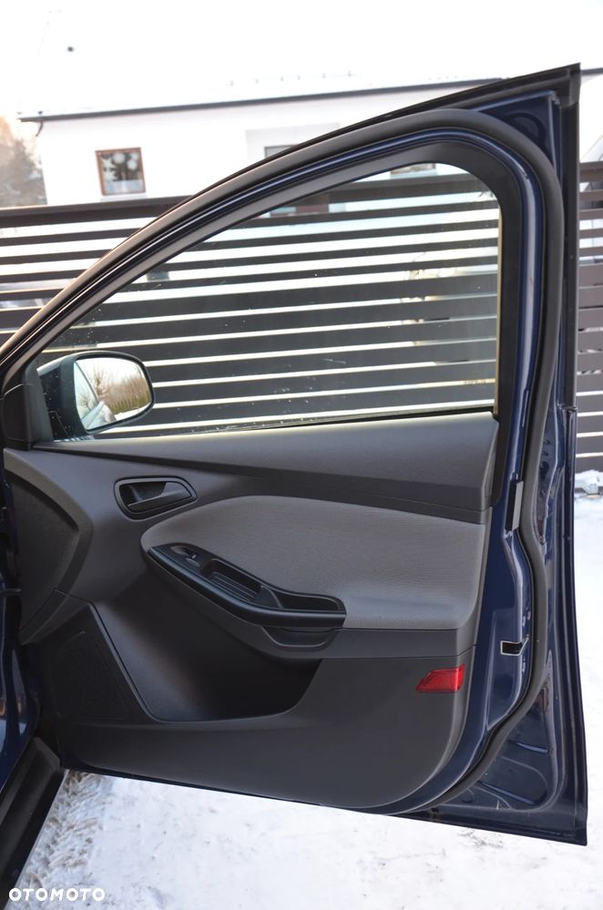 Ford Focus 1.6 Ambiente Start - 16
