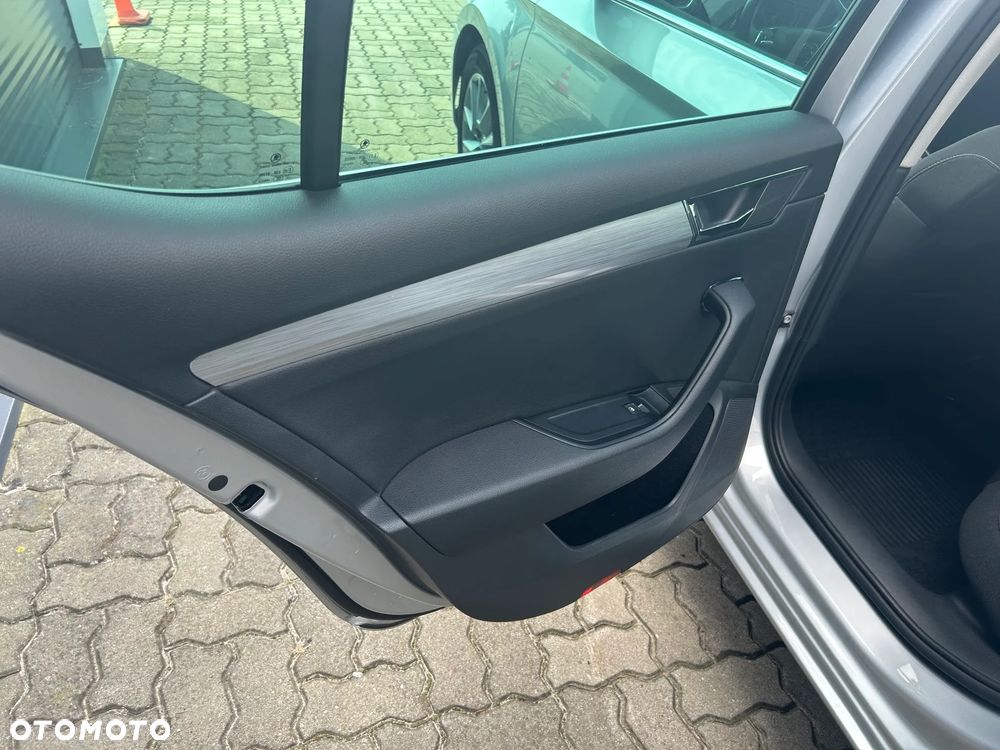 Skoda Superb 1.5 TSI Ambition DSG - 7