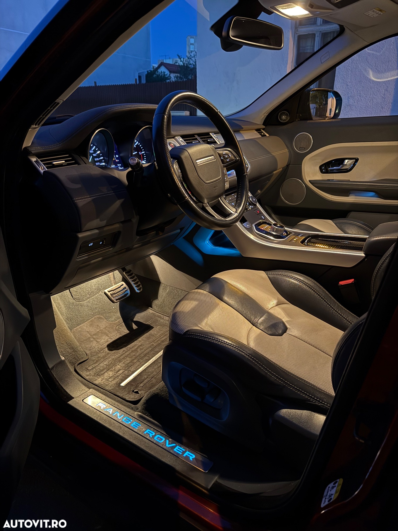 Land Rover Range Rover Evoque - 13