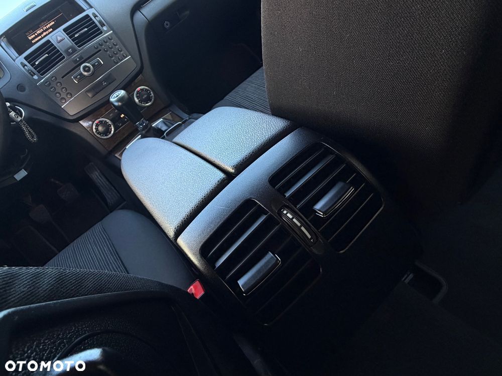 Mercedes-Benz Klasa C 200 (BlueEFFICIENCY) Elegance - 22