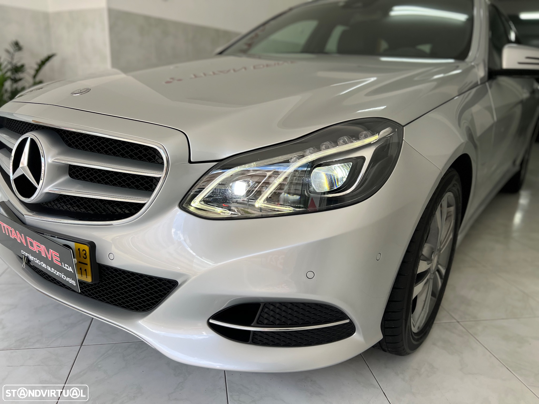 Mercedes-Benz E 220 CDi Avantgarde BlueEfficiency Auto - 10