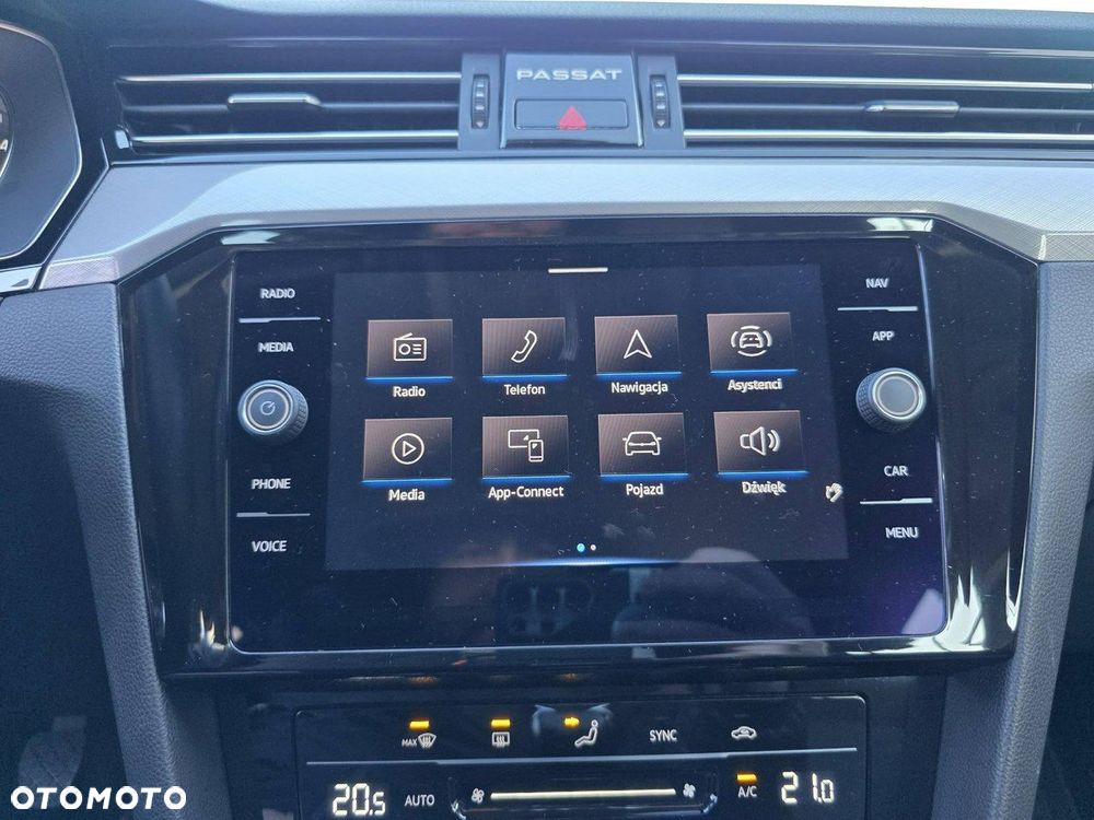 Volkswagen Passat - 21