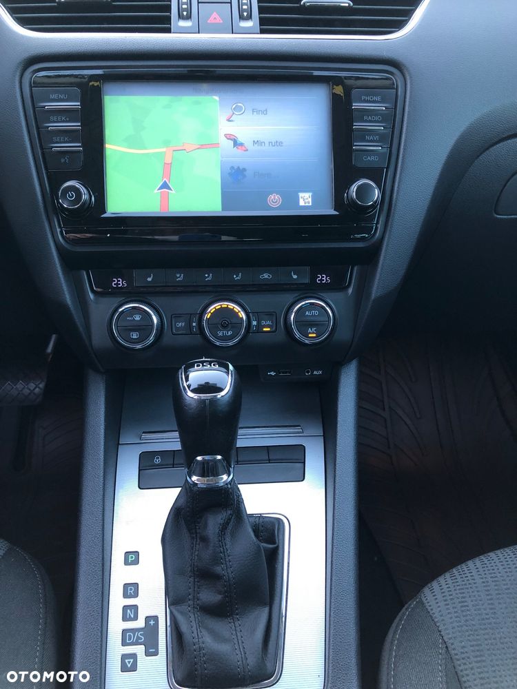 Skoda Octavia 2.0 TDI DSG Style - 10