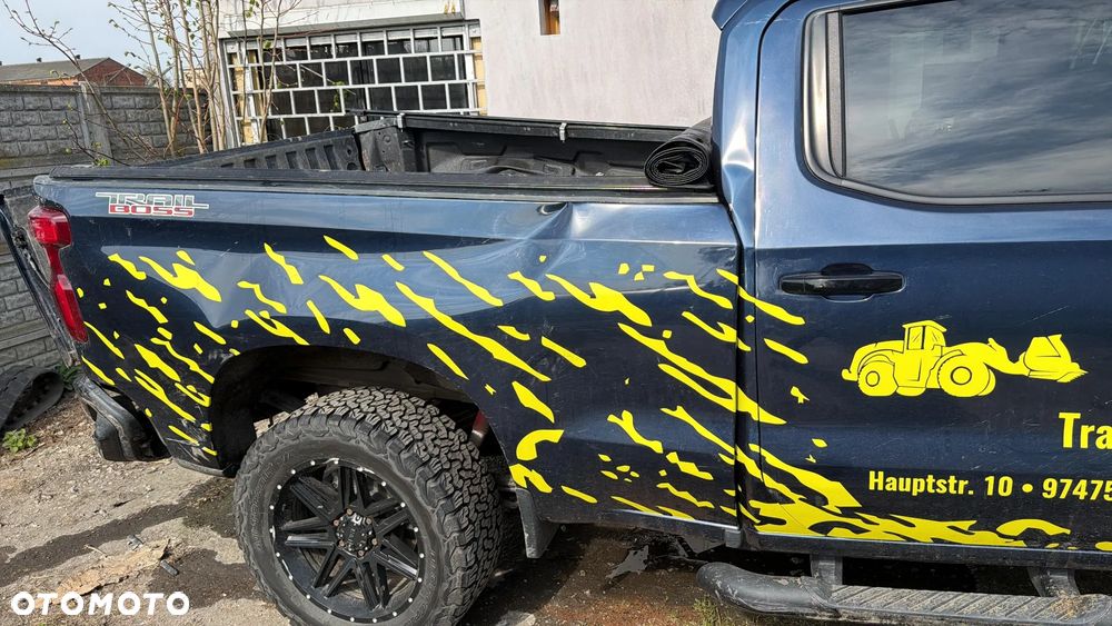 Chevrolet Silverado - 22