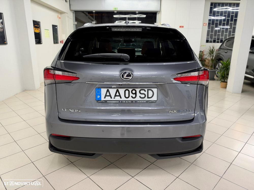Lexus NX 300h Executive Plus - 8