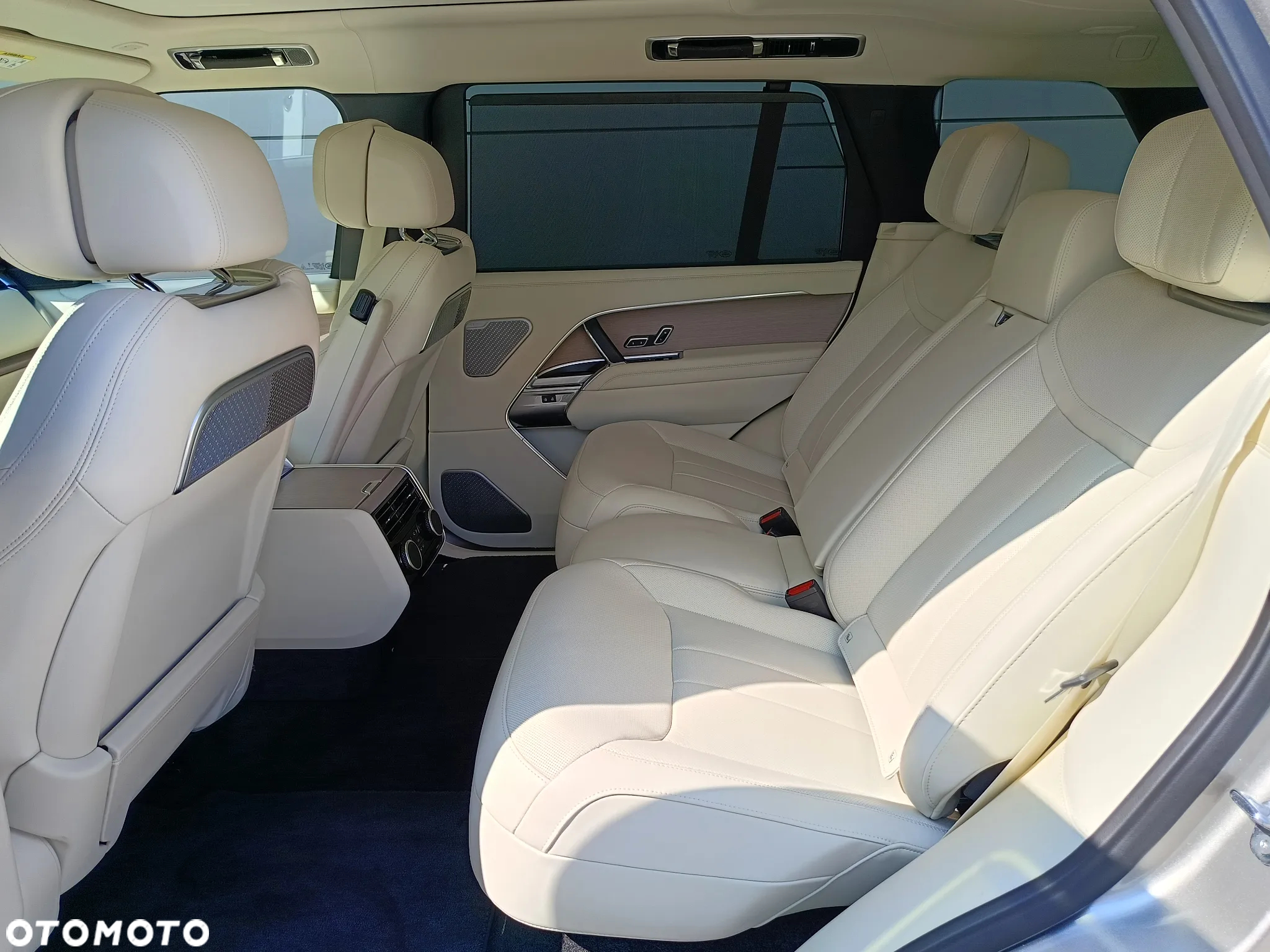 Land Rover Range Rover 4.4 V8 P535 LWB Autobiography - 30