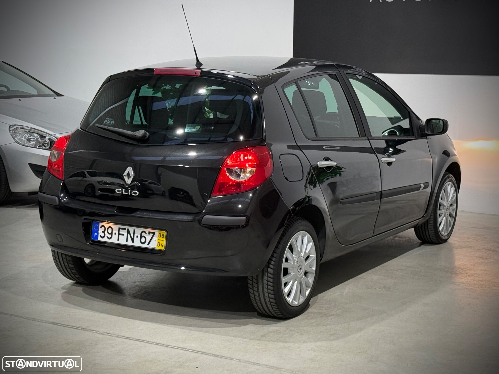 Renault Clio 1.5 dCi Dynamique S - 4