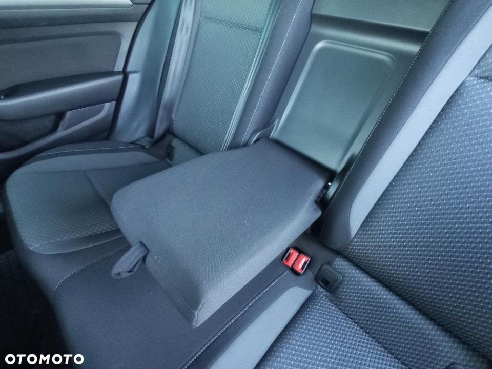 Volkswagen Passat - 13