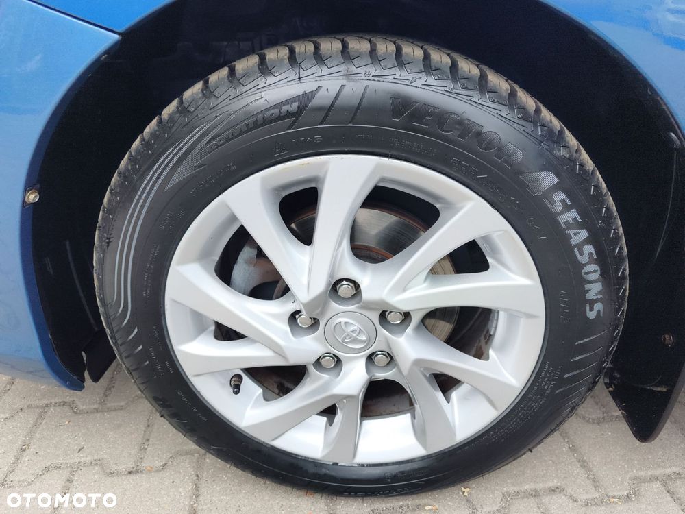 Toyota Auris - 16