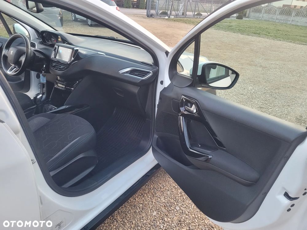 Peugeot 2008 PureTech 82 Signature - 9