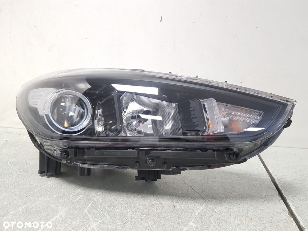 LAMPA PRAWA PRZEDNIA PRZÓD SOCZEWKA HYUNDAI I30 3 III FASTBACK 17- ORYGINAŁ EUROPA CZARNA CIEMNA H7 - 4