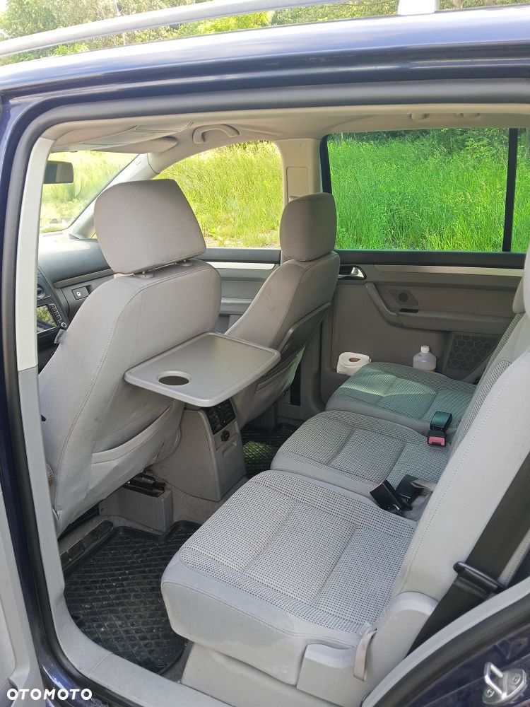 Volkswagen Touran - 6