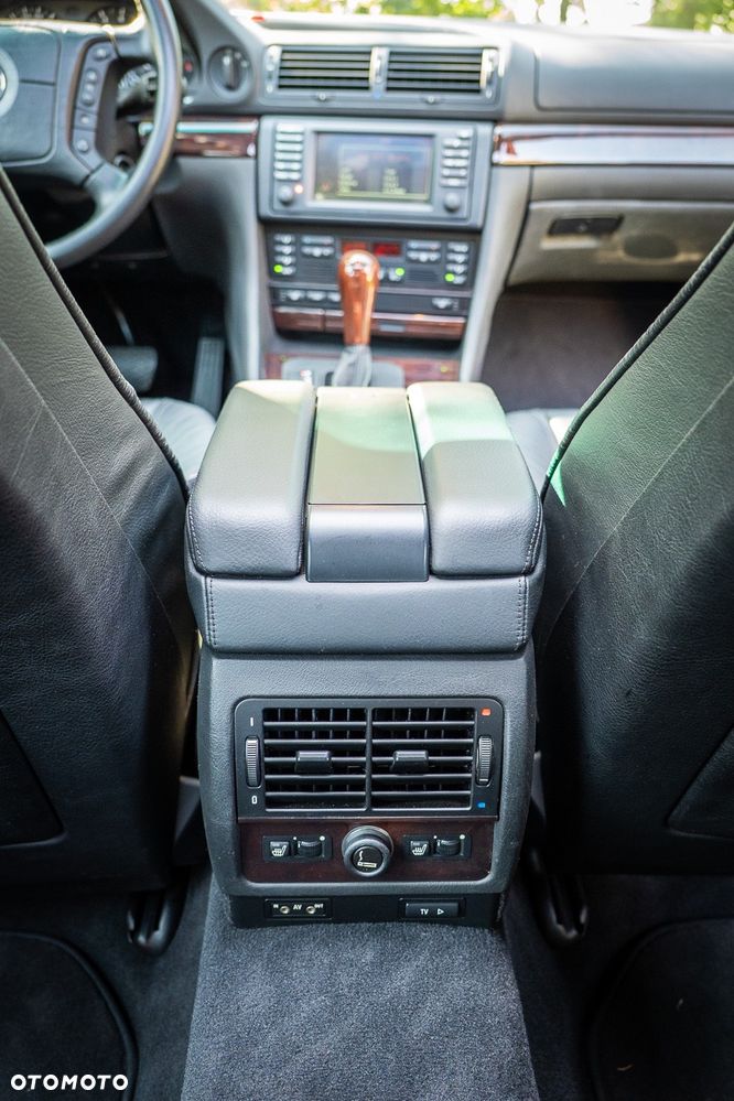 BMW Seria 7 735i - 35
