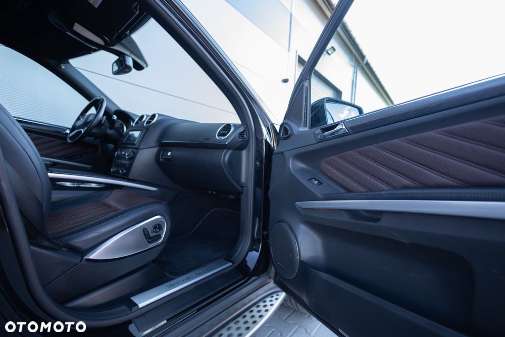 Mercedes-Benz GL 500 4Matic 7G-TRONIC Grand Edition - 27