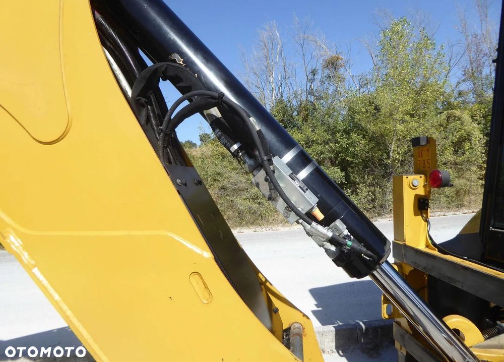 Caterpillar 432 F2 4-cylindrowy - 16