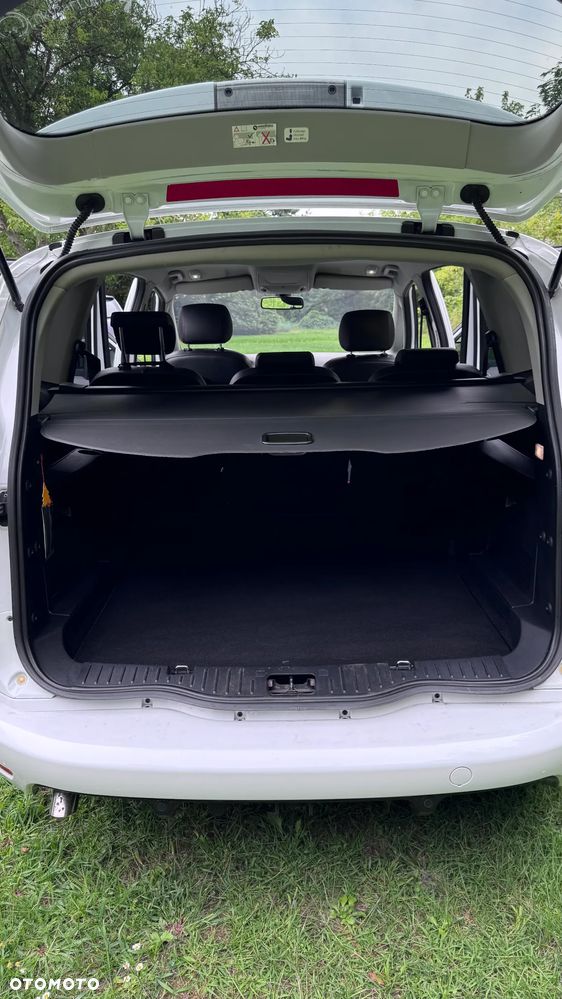 Ford S-Max - 16