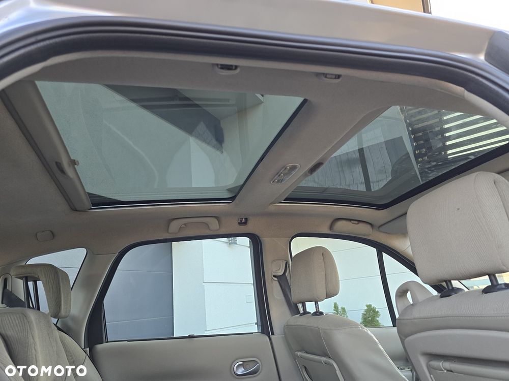 Renault Scenic 1.9 dCi FAP Avantage - 12