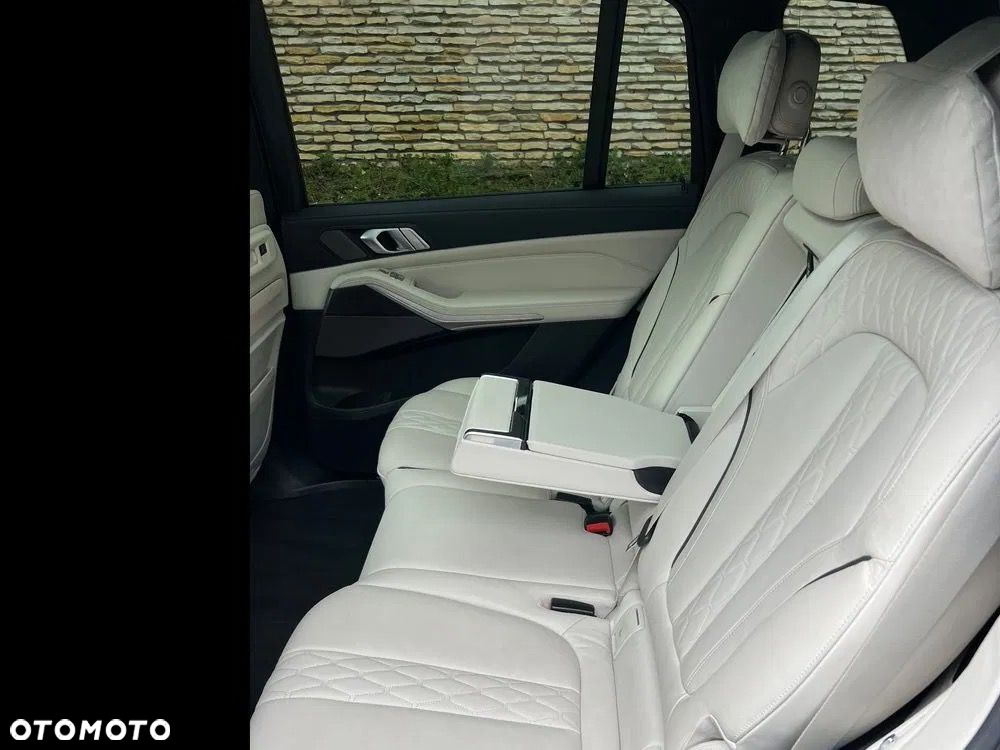 BMW X7 M50d sport - 13