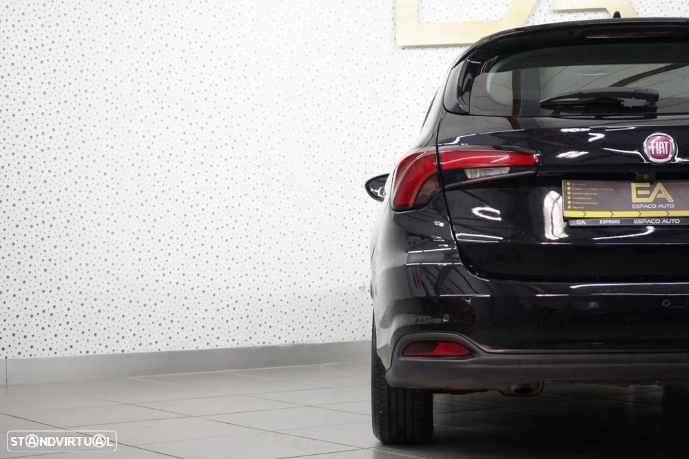 Fiat Tipo Station Wagon 1.6 M-Jet Lounge Tech - 13