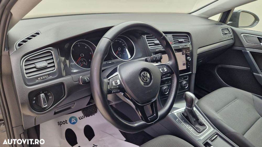 Volkswagen Golf - 14