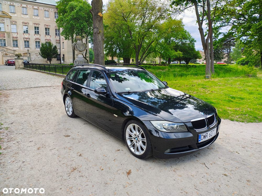 BMW Seria 3 318i - 1