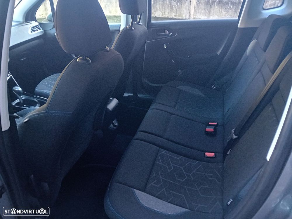 Peugeot 2008 PureTech 130 Stop&Start EAT6 Signature - 15