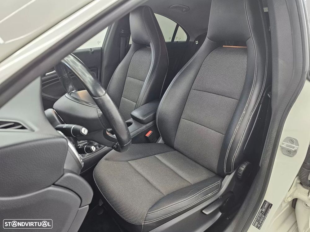Mercedes-Benz CLA 180 d Urban - 16