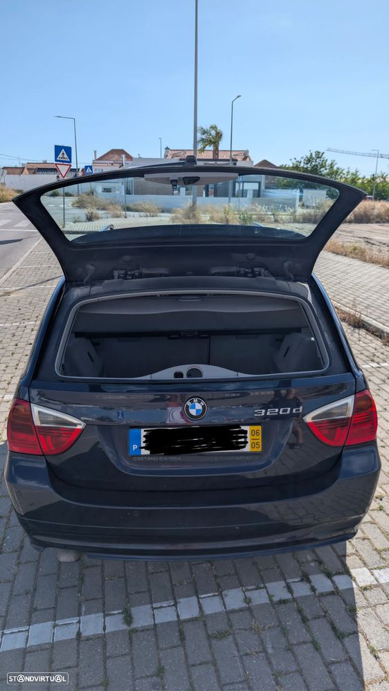 BMW 320 dA Exclusive - 26