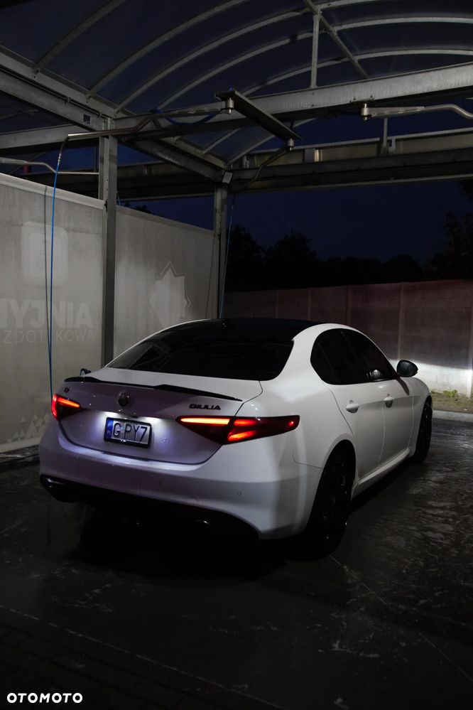Alfa Romeo Giulia 2.0 Turbo 16V AT8-Q4 Ti - 33