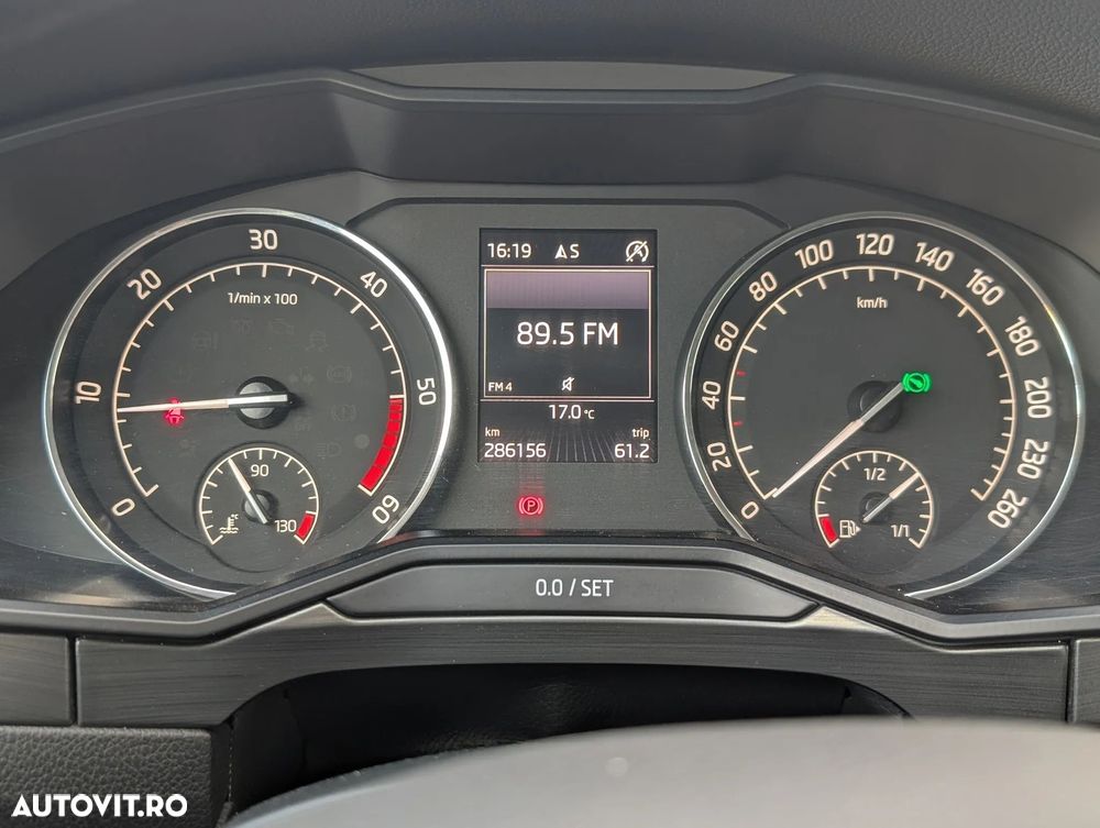 Skoda Superb 2.0 TDI DSG 4X4 Style - 5