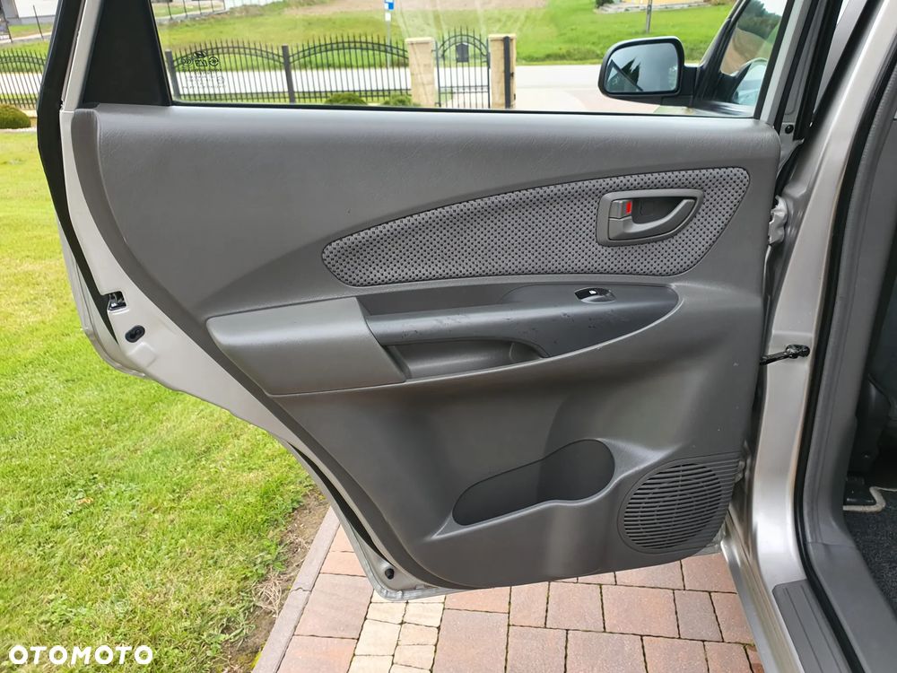 Hyundai Tucson 2.0 Active / Style - 25