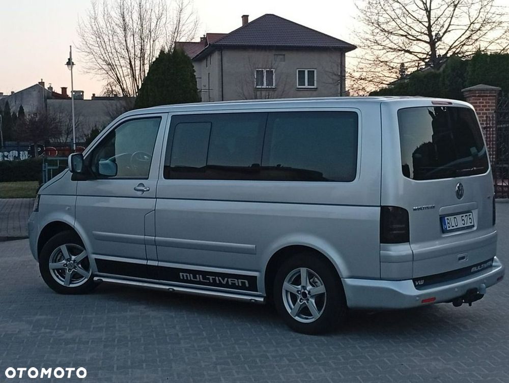 Volkswagen Multivan - 14