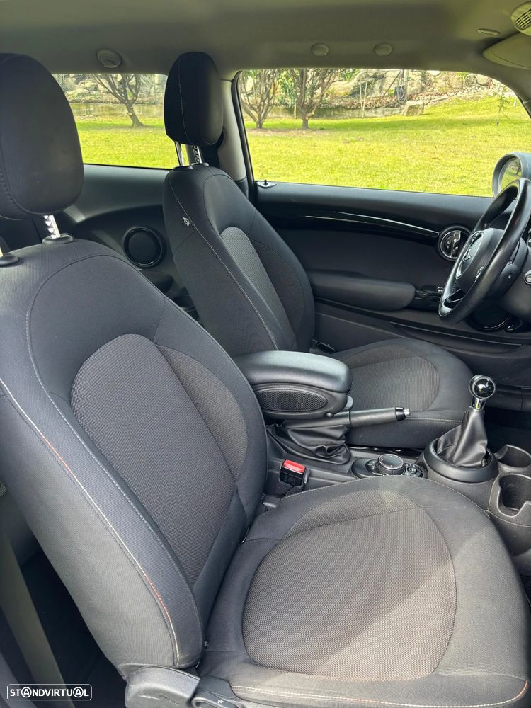 MINI 3 Portas One D Metropolitan - 12