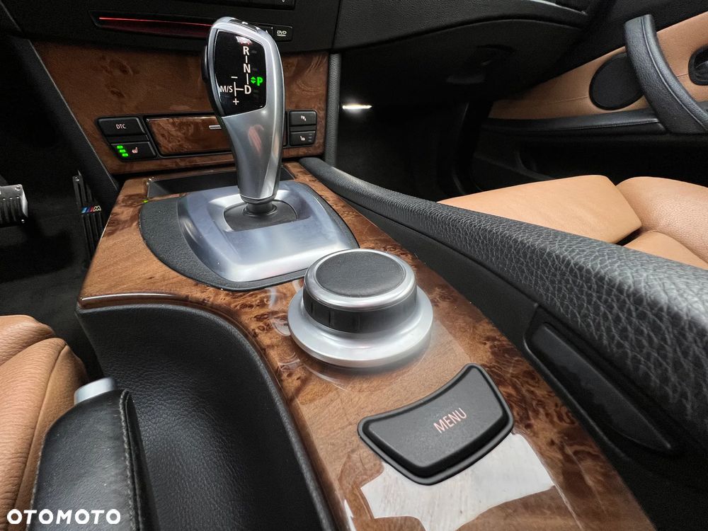 BMW Seria 5 525d - 13