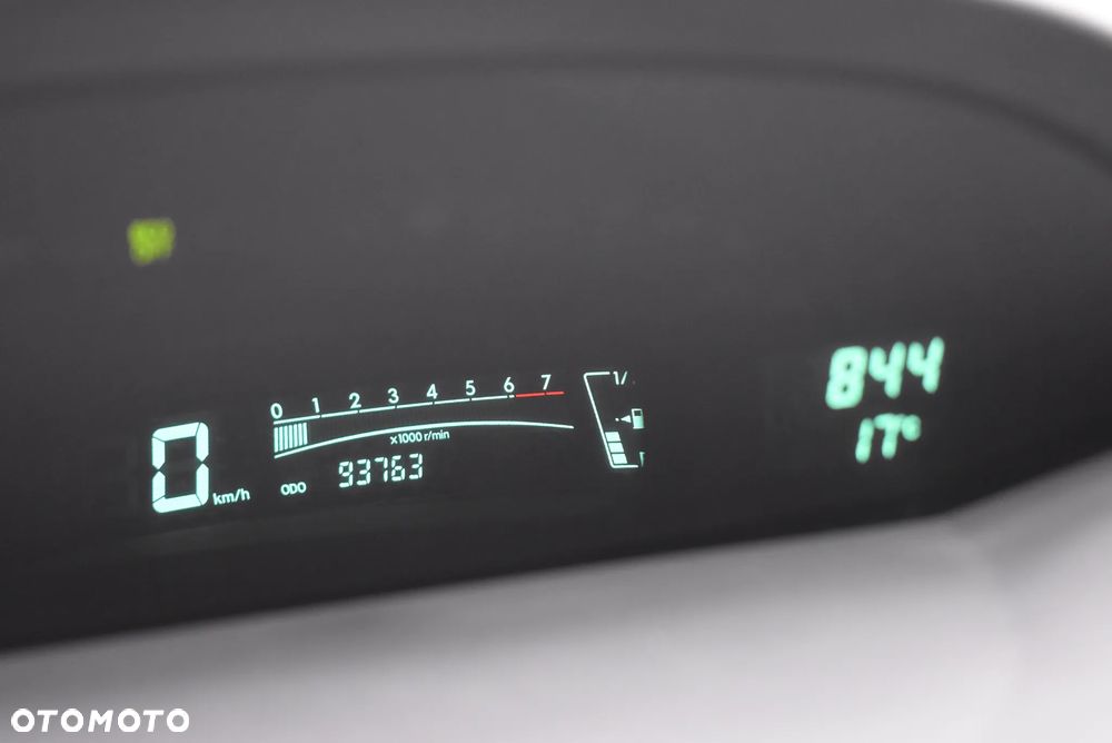 Toyota Yaris 1.33 VVT-i Executive - 12