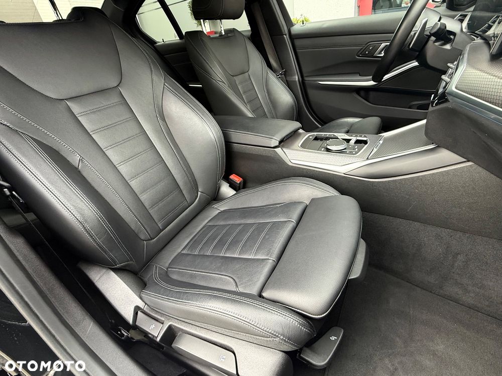 BMW Seria 3 320d xDrive M Sport Shadow - 14