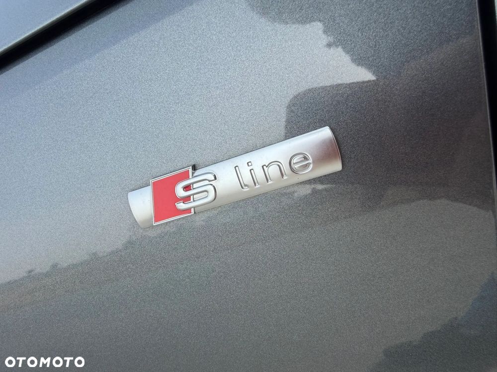 Audi A4 Limousine 40 TFSI Sport S tronic - 16